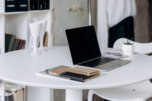 淘宝仓库打单员工作难做吗？工资如何？