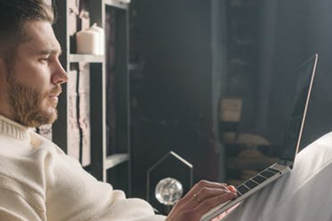 新手小白在淘宝开什么店好？小白做淘宝好做吗？