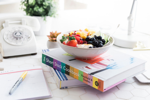 开阿里巴巴店铺赚钱吗？要钱吗？