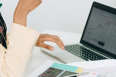 淘宝开店要成年吗？多少岁可以开淘宝店铺？