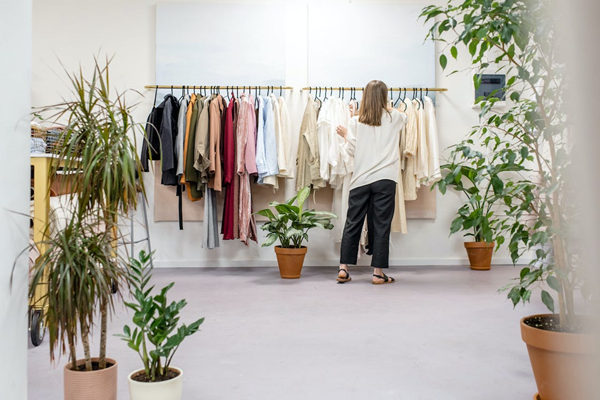 开网店卖衣服如何进货？卖衣服怎么定价？