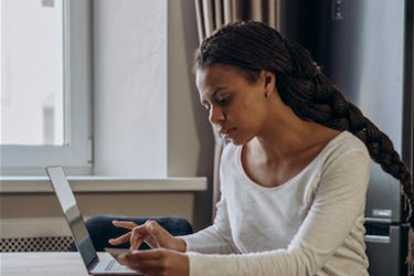 阿里巴巴早期做如何做？阿里巴巴是怎么做起来的？