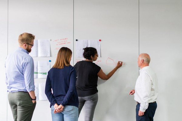 40岁做电商运营有人要吗？要学什么？