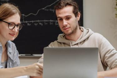 满16岁可以做淘宝客服吗？16岁如何做好淘宝客服？