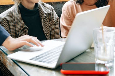 淘宝客服工资5000多可信么？淘宝客服工资高不？