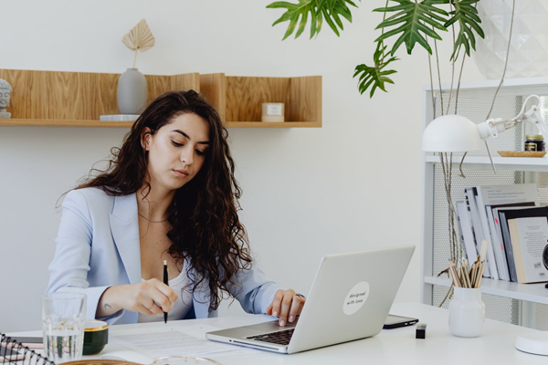 淘宝上销量是月销量吗？怎么改1000+？