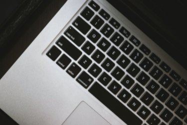 抖音取消关注对方知道吗？互关的人突然取消关注的原因