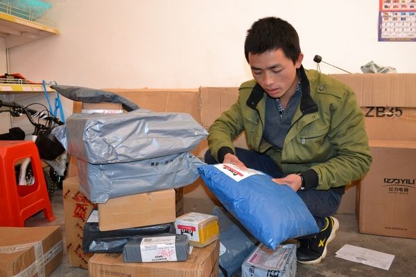 农村淘宝店小二靠谱吗？要做些什么工作？
