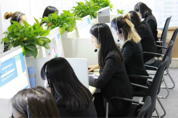 专属客服设置在哪里？如何使用专属客服？