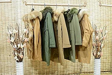 想在淘宝开店铺去哪里拿衣服货源？进货有门路吗？
